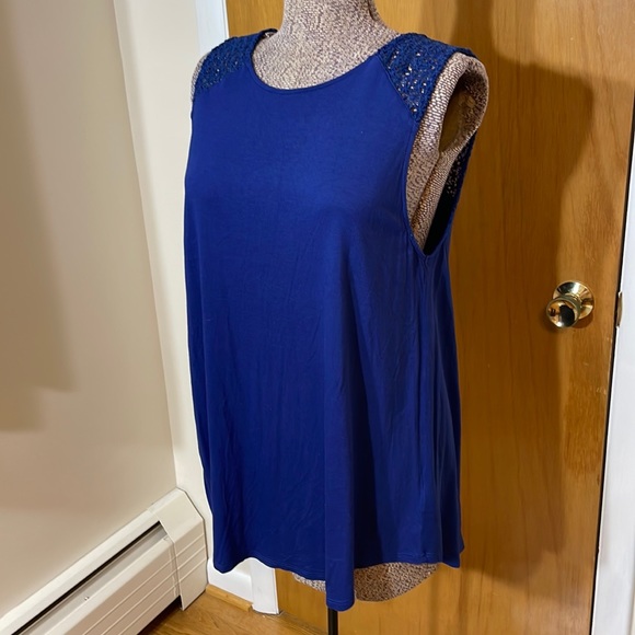 Old Navy Womens XL Sleeveless Blouse Blue with Lace Top Portion of Top - Picture 1 of 9